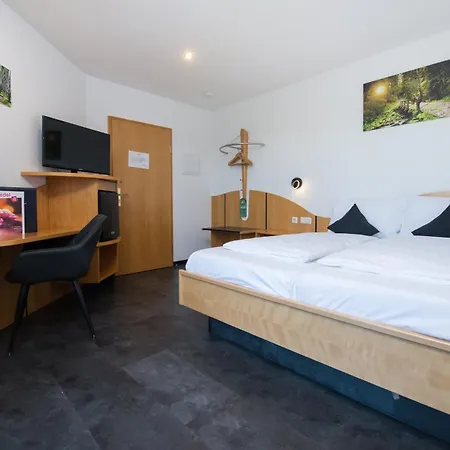 Kristall Hotel 3*