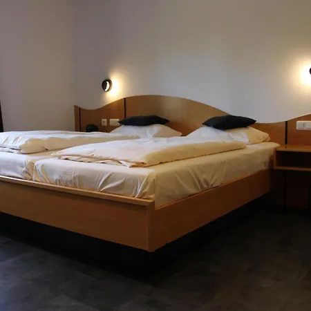 Hotel Kristall 3*