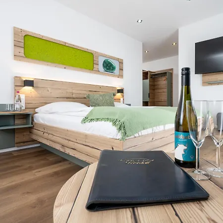 Hotel Kristall 3*