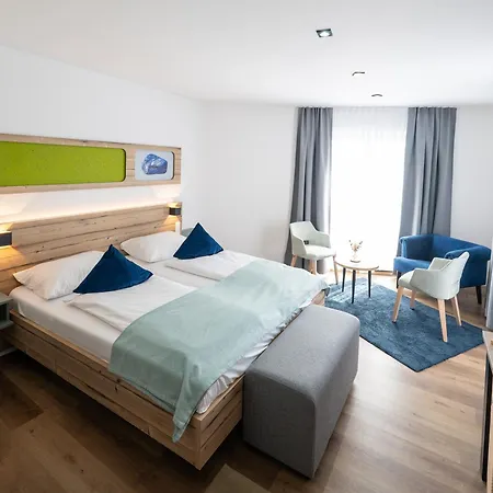 Kristall Hotel 3*